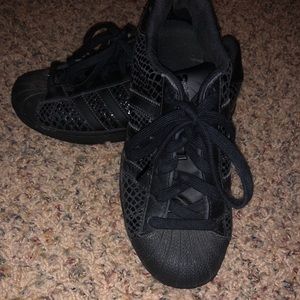 Black snakeskin adidas originals size 5